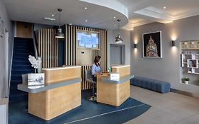 Holiday Inn Express London Victoria